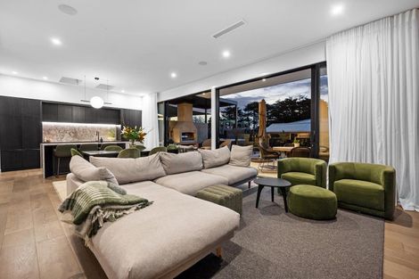 Photo of property in 23 Otakau Road, Milford, Auckland, 0620