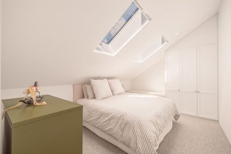 Photo of property in 8a Beachville Road, Redcliffs, Christchurch, 8081