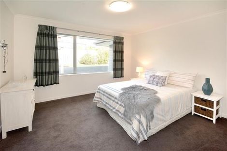 Photo of property in 24 Sunninghurst Drive, Fairfield, Dunedin, 9018