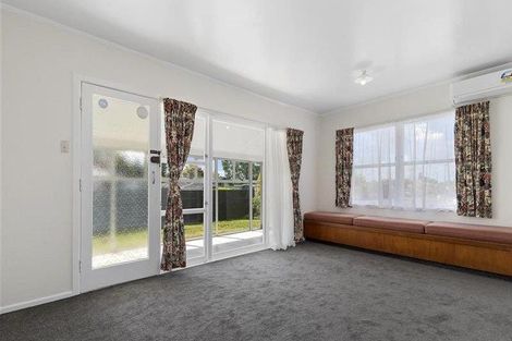 Photo of property in 19 Springfield Crescent, Enderley, Hamilton, 3214