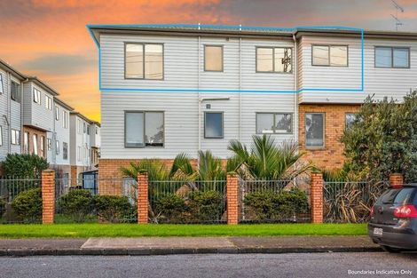 Photo of property in St Claire Village, 180/172 Mcleod Road, Te Atatu South, Auckland, 0610