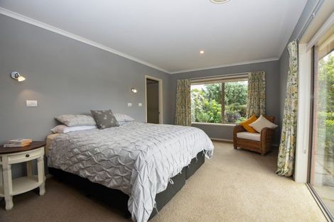 Photo of property in 17 Carrington Drive, Carterton, 5713