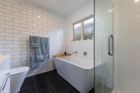 Photo of property in 3/263a Titirangi Road, Titirangi, Auckland, 0604