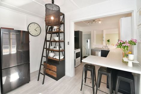 Photo of property in 19 Vipond Road, Stanmore Bay, Whangaparaoa, 0932