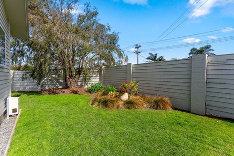Photo of property in 1/30 Montgomery Avenue, Rothesay Bay, Auckland, 0630