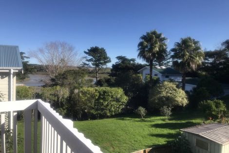 Photo of property in 17 Poplar Road, Stanmore Bay, Whangaparaoa, 0932