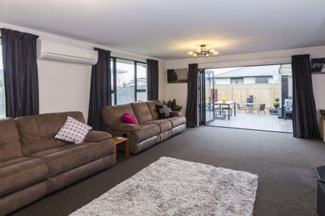 Photo of property in 6 Castile Place, Belfast, Christchurch, 8051