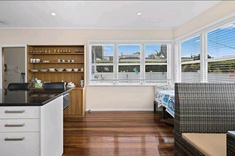 Photo of property in 2/221 Onewa Road, Birkenhead, Auckland, 0626