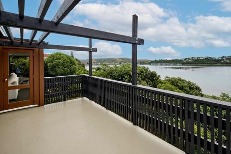 Photo of property in 93 Seaview Road, Paremata, Porirua, 5024