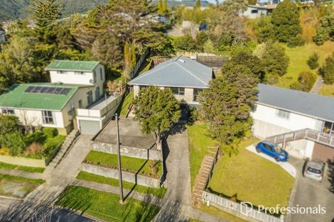 Photo of property in 110 Holborn Drive, Stokes Valley, Lower Hutt, 5019