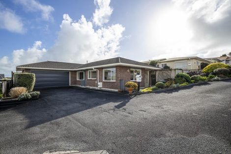 Photo of property in 4/3 Sandel Rise, Merrilands, New Plymouth, 4312