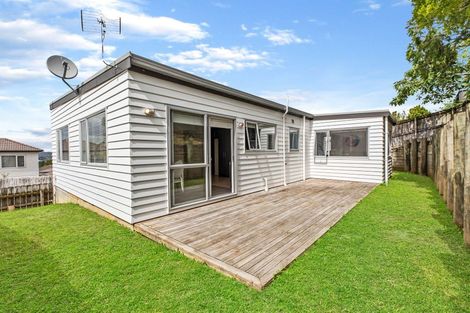 Photo of property in 11 Cityview Place, Massey, Auckland, 0614