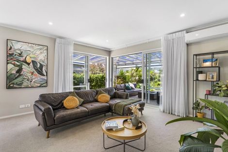 Photo of property in 23 Kukuwai Avenue, Red Beach, 0932