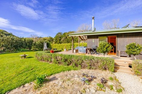Photo of property in 73 Mangakuri Road, Kairakau, Havelock North, 4295