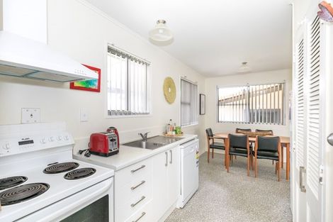 Photo of property in 22 Oakfield Crescent, Pukete, Hamilton, 3200