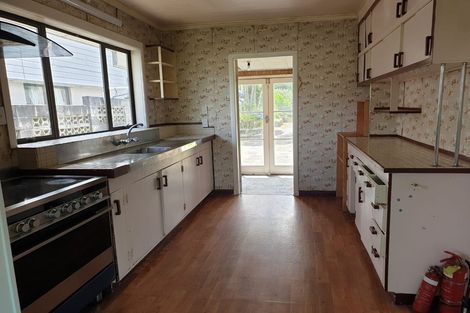 Photo of property in 16 Lewis Street, Blockhouse Bay, Auckland, 0600