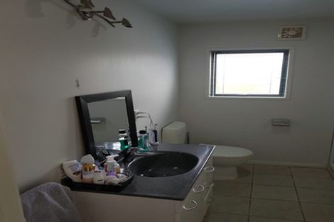 Photo of property in 1 Ridley Green, Churton Park, Wellington, 6037