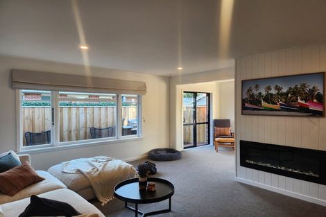 Photo of property in 74 Sawyers Arms Road, Northcote, Christchurch, 8052