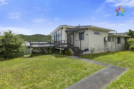 Photo of property in 17 Maple Grove, Maungaraki, Lower Hutt, 5010