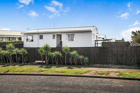 Photo of property in 1/10 Kennington Drive, Clendon Park, Auckland, 2103