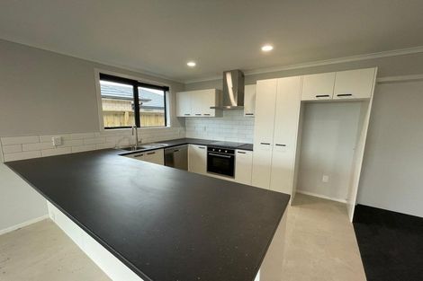 Photo of property in 18 Uatoto Road, Clarks Beach, 2122