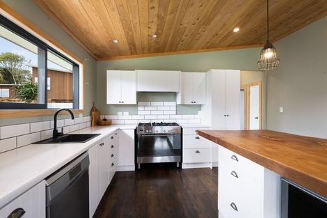 Photo of property in 30 Sandleigh Drive, Athenree, Katikati, 3177