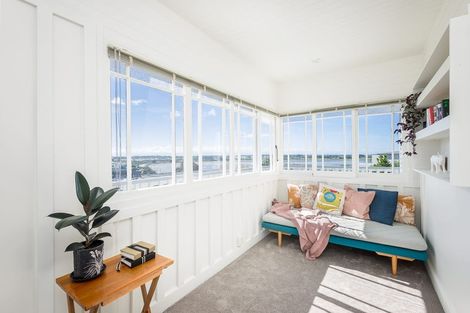 Photo of property in 11 Ferrymead Terrace, Ferrymead, Christchurch, 8081