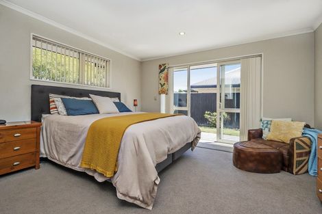 Photo of property in 49 Somerville Crescent, Aidanfield, Christchurch, 8025