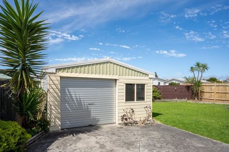 Photo of property in 11 Simcox Street, Otaki Beach, Otaki, 5512