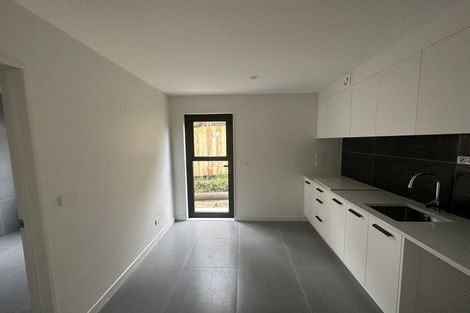 Photo of property in 8a Lynn Road, Bayview, Auckland, 0629