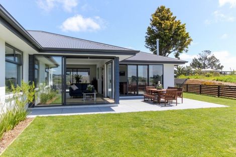 Photo of property in 2 Western Rise, Hurworth, New Plymouth, 4310