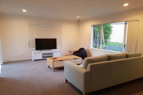Photo of property in 3 Charta Place, Sunnyvale, Auckland, 0612