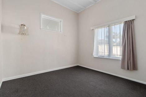 Photo of property in 25 Bayview Road, Browns Bay, Auckland, 0630