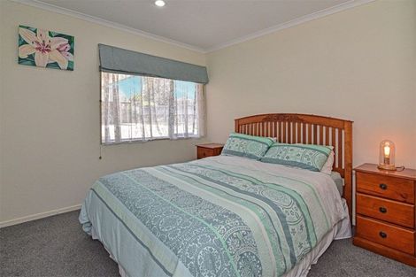 Photo of property in 15 Rossiter Avenue, Waiuku, 2123