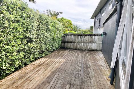 Photo of property in 2/16 Rangitoto Terrace, Milford, Auckland, 0620