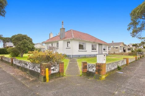 Photo of property in 28 Seymour Street, Waitara, 4320