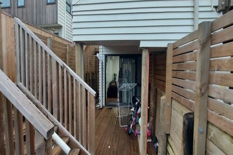 Photo of property in 20c Kohekohe Street, New Lynn, Auckland, 0600