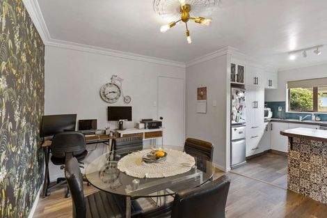 Photo of property in 63 Geraldine Crescent, Cloverlea, Palmerston North, 4412