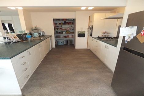 Photo of property in 211 Avonhead Road, Avonhead, Christchurch, 8042