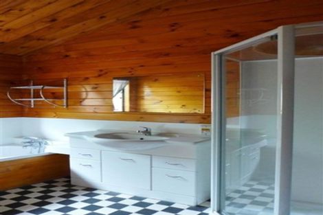 Photo of property in 8 Chardon Place, Henderson, Auckland, 0612