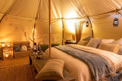 Photo of property in 50 Carsons Road, Waiheke Island, 1971