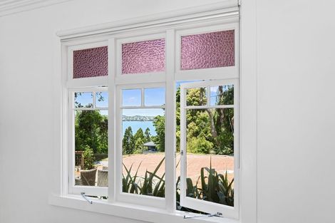 Photo of property in 6 Mollyhawk Place, Birkenhead, Auckland, 0626