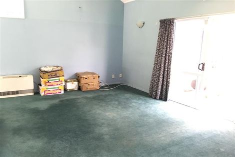 Photo of property in 2/50 Chartwell Avenue, Glenfield, Auckland, 0629