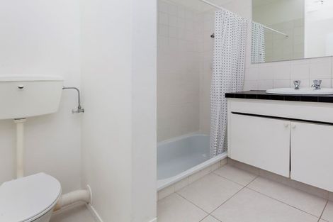 Photo of property in 94b Aikmans Road, Merivale, Christchurch, 8014