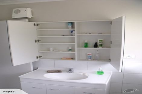 Photo of property in 102 Arahura Crescent, Waitangirua, Porirua, 5024