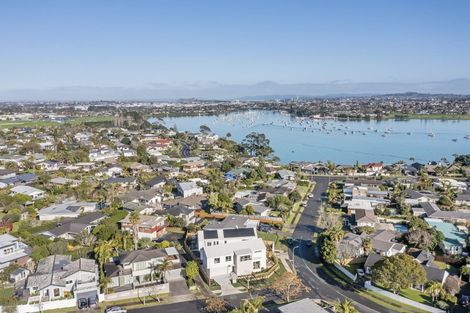 Photo of property in 1 Andrea Place, Sunnyhills, Auckland, 2010