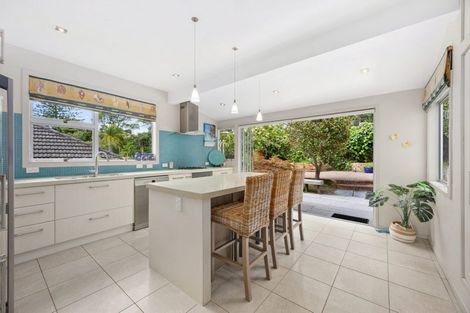 Photo of property in 1/22 Sandown Road, Rothesay Bay, Auckland, 0630