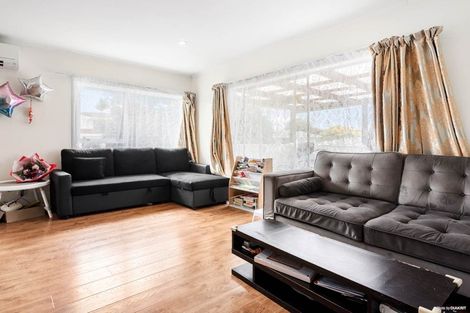 Photo of property in 127 Reeves Road, Pakuranga Heights, Auckland, 2010