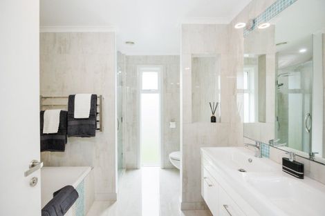 Photo of property in 3 Tennyson Avenue, Kelvin Grove, Palmerston North, 4414