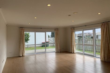 Photo of property in 16 Tarapiroe Avenue, Takanini, 2112